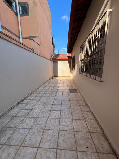 Garagem descoberta