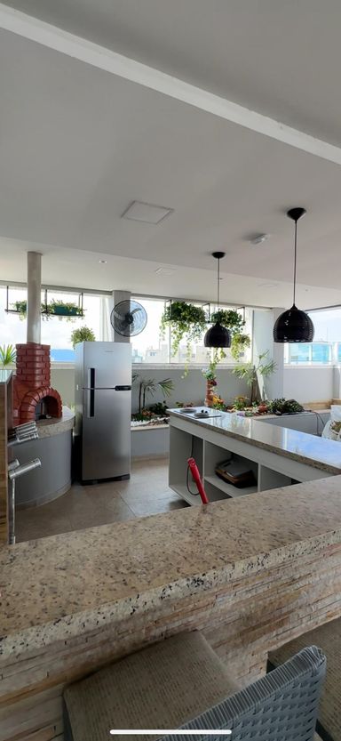 ESPAÇO GOURMET COM CHURRASQUEIRA E FORNO DE PIZZA