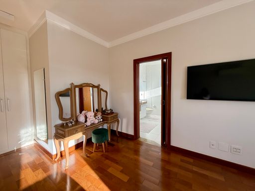 espaço para jóias e make da  Suíte 02, Master