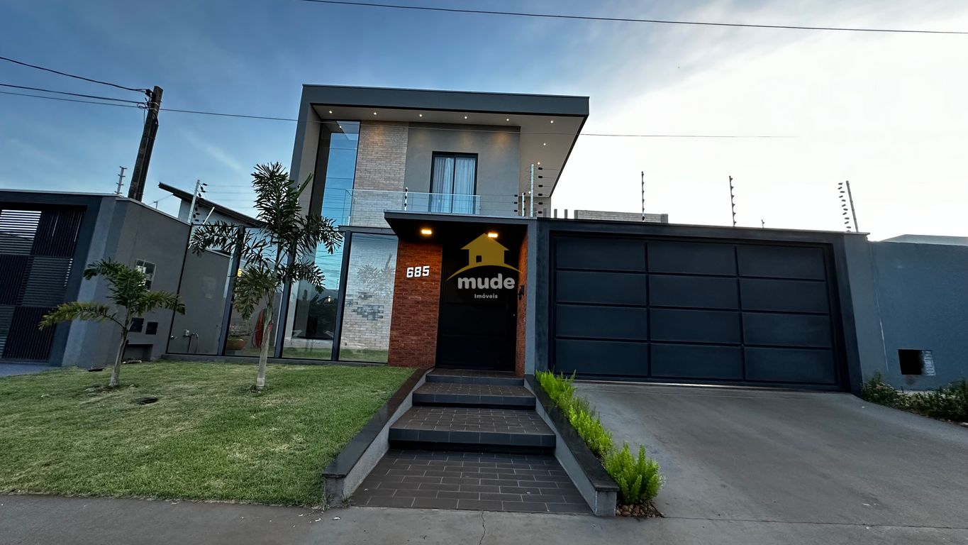 Casa Deslumbrante no Parque Alvorada com 4 quartos e Piscina — Parque Alvorada