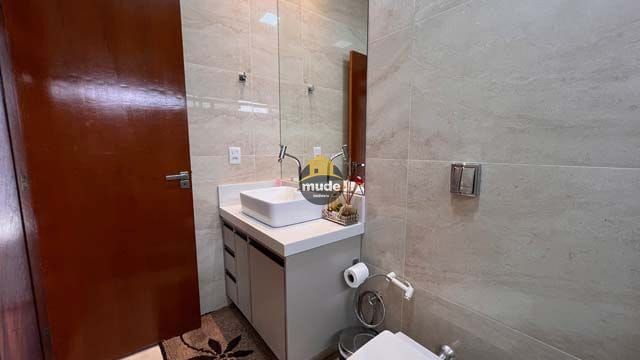 Casa à Venda como preço reduzido, 5 quartos, 4 banheiros sendo 2 suítes e 267m² — foto 3