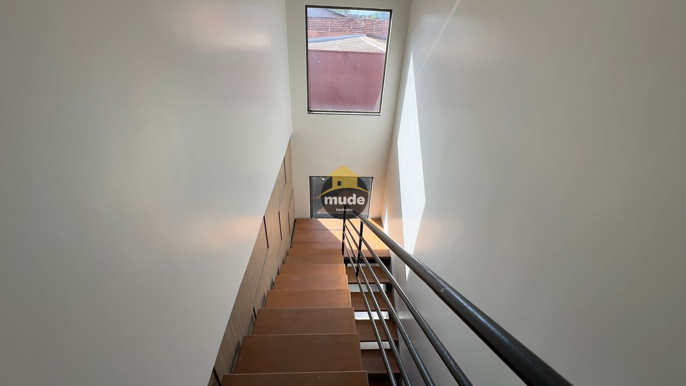 Casa com 4 quartos em Jardim Tropical — foto 5