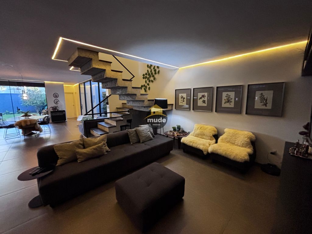 Casa moderna c/1 suíte com closed e 2 quartos|(semi-suítes) no Cond.Porto Madero — Porto Madero
