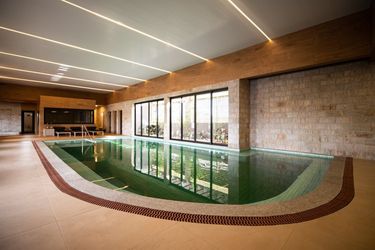 Piscina coberta aquecida do Spa