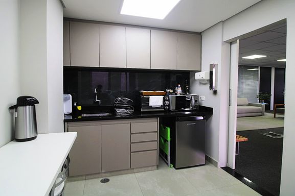 Laje Corporativa MOBILIADA na Faria Lima - Locação 242 m² - Escritório Plug&Play