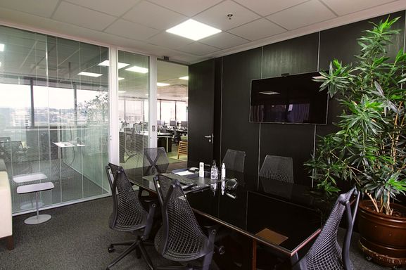 Laje Corporativa MOBILIADA na Faria Lima - Locação 242 m² - Escritório Plug&Play
