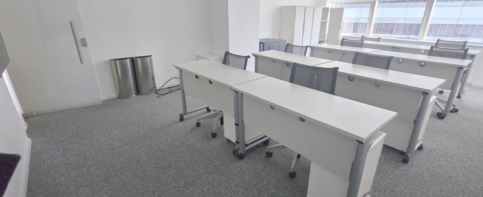 Sala de treinamento mobiliada