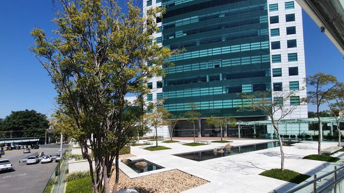 JetCorp Laje Corporativa Triple A Mobiliada com Heliponto Locação