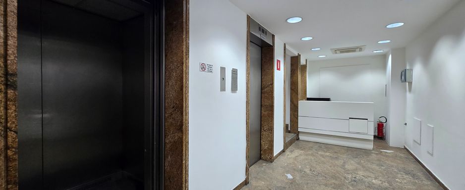 Hall de acesso no térreo.