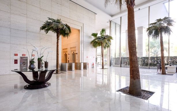 JetCorp Laje Corporativa MOBILIADA Triple A com Heliponto - Faria Lima - locação - 997 m² - Itaim Bibi Andar Corporativo para Escritório