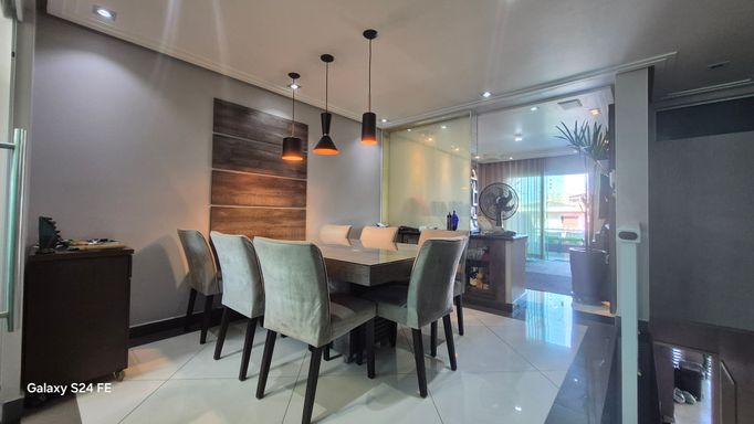 SALA DE JANTAR FICA COM O FRIGOBAR