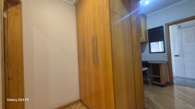 HALL COM ARMÁRIOS
