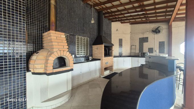 CHURRASQUEIRA COM FORNO DE PIZZA