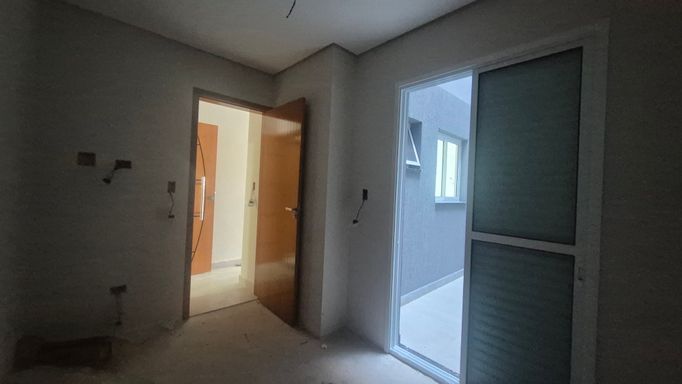 QUARTO COM QUINTAL DE INVERNO