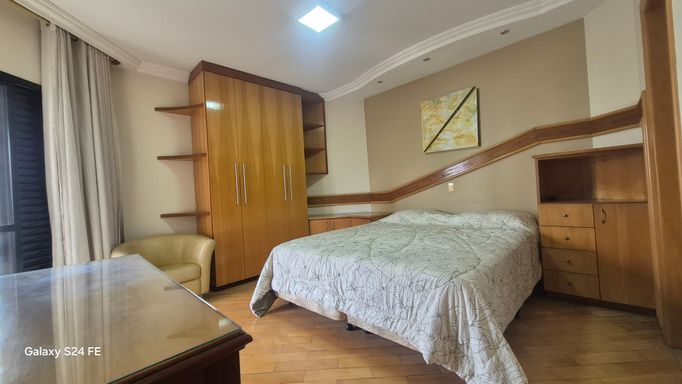 SUITE MASTER COM  CLOSET E BANHEIRA