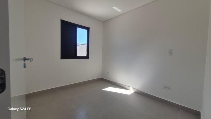 QUARTO COM SOL DA MANHÃ