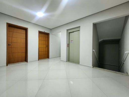 HALL COM ELEVADOR