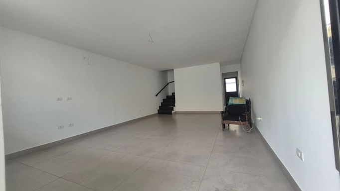 SALA AMPLA PARA 2 AMBIENTES