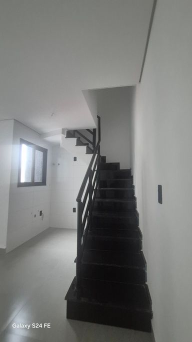 ESCADA PARA COBERTURA INTERNA