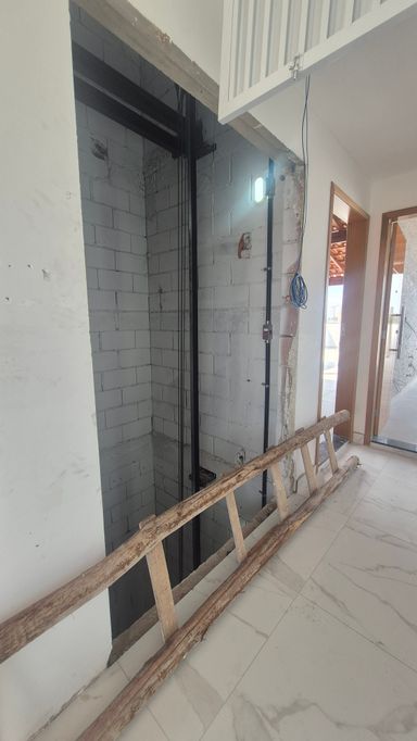 PREDIO COM ELEVADOR