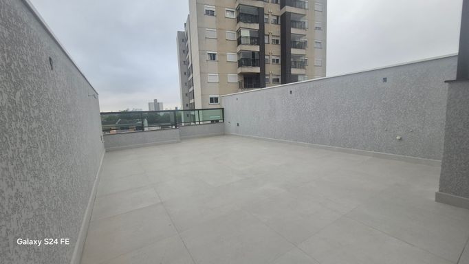 QUINTAL PRIVATIVO DA COBERTURA VISTA LIVRE