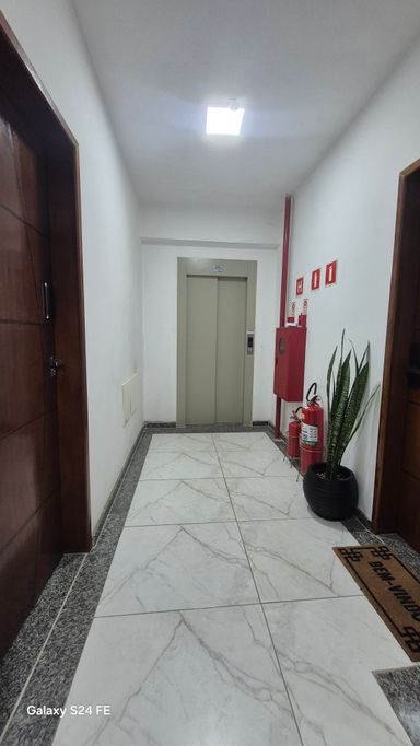 HALL COM ELEVADOR