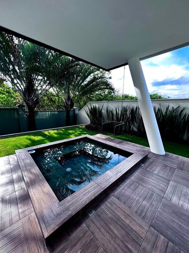 Jacuzzi