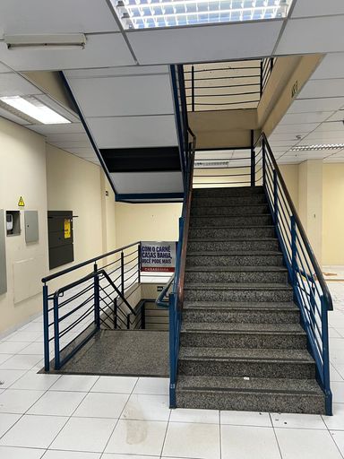 Escada acesso piso 2