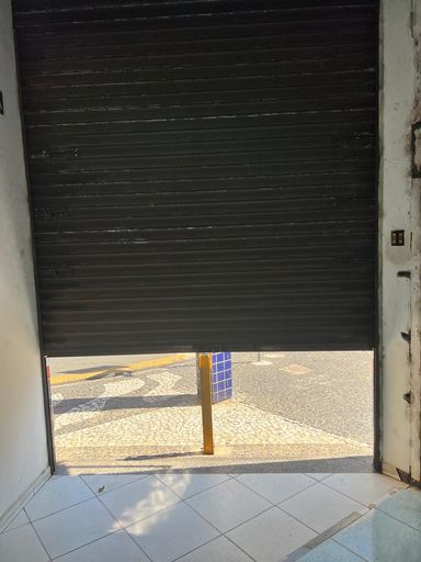 Porta de enrolar elétrica calçadão
