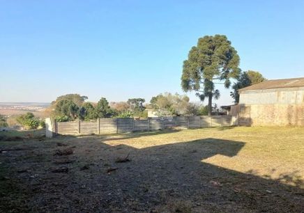 Estacionamento ou ampliação do imovel.