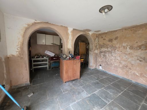 parte inferior casa, sentido quintal