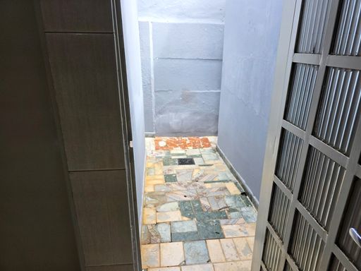 Acesso a área dos fundos