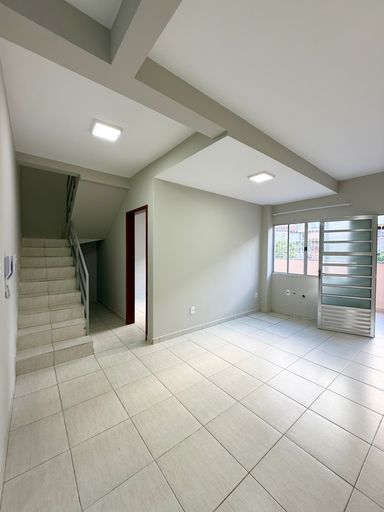 SALA JANTAR - ESCADA