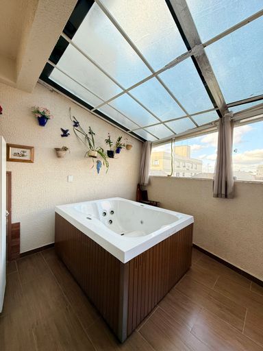 JACUZZI