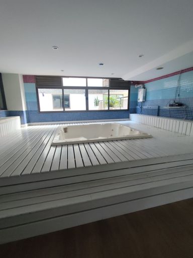 Jacuzzi