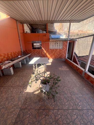 area superior a casa