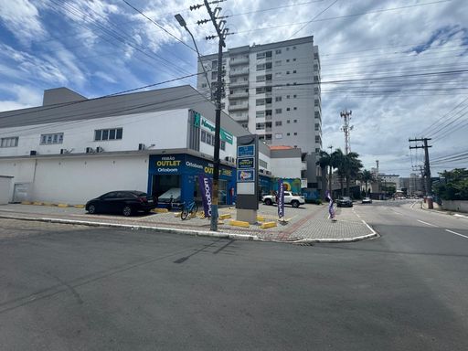 Avenida Prefeito José Juvenal Mafra, esquina com a Rua Luiz Manoel do Nascimento