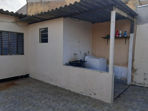 LAVANDERIA COM A EDICULA