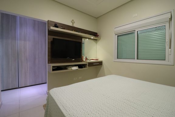 Dormitório 2 Suíte - Casa venda no Jardim Canadá/ Lancaster