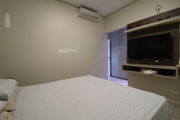 Dormitório 2 Suíte - Casa venda no Jardim Canadá/ Lancaster