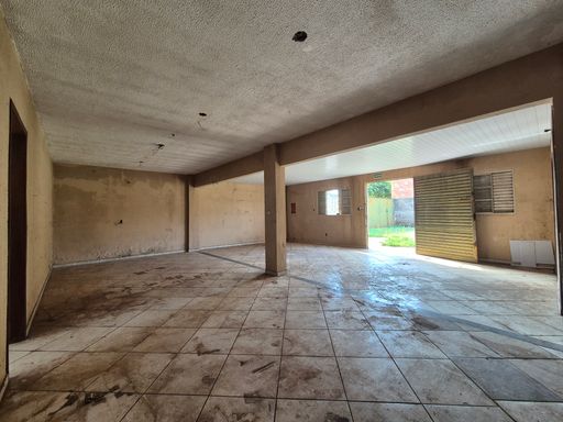 Salão Galpão Barracão comercial à venda e locação em Foz do Iguaçu, Universitário I, com 294m²
