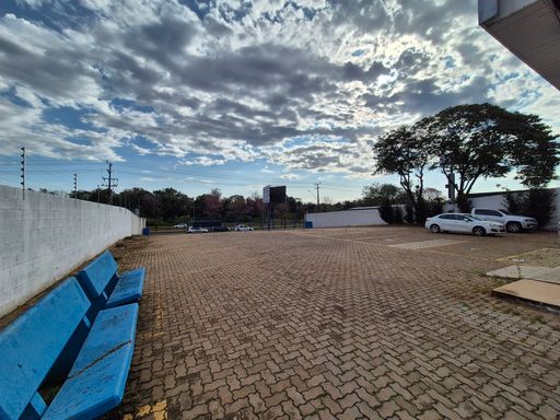 Barracão à Venda e Locação, de frente a BR-277, em Foz do Iguaçu, com 1.327m² e área 4.572m²