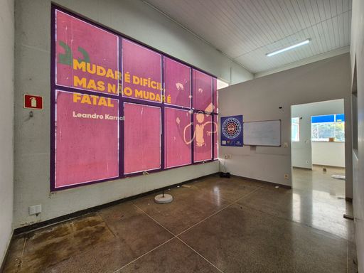 Barracão à Venda e Locação, de frente a BR-277, em Foz do Iguaçu, com 1.327m² e área 4.572m²