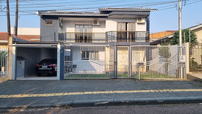 Sobrado à venda em Foz do Iguaçu, Jardim das Laranjeiras, 6 Quartos, 259m², 3 Vagas