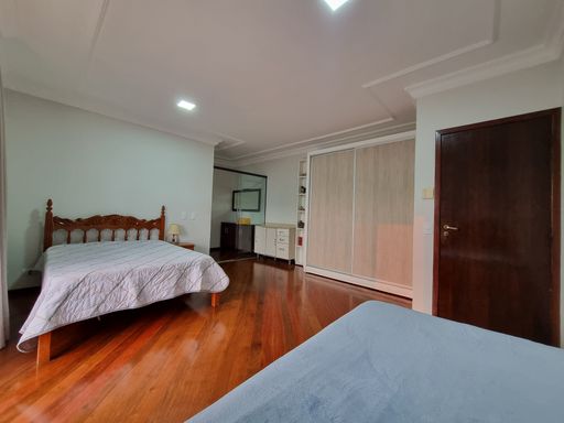 Sobrado à venda em Foz do Iguaçu, Jardim das Laranjeiras, 6 Quartos, 259m², 3 Vagas