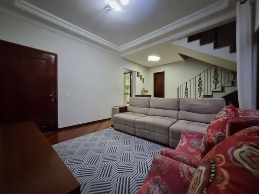 Sobrado à venda em Foz do Iguaçu, Jardim das Laranjeiras, 6 Quartos, 259m², 3 Vagas