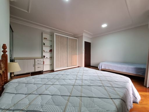Sobrado à venda em Foz do Iguaçu, Jardim das Laranjeiras, 6 Quartos, 259m², 3 Vagas
