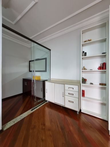 Sobrado à venda em Foz do Iguaçu, Jardim das Laranjeiras, 6 Quartos, 259m², 3 Vagas