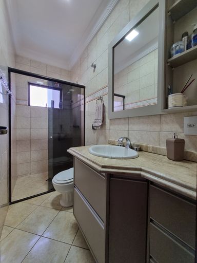 Sobrado à venda em Foz do Iguaçu, Jardim das Laranjeiras, 6 Quartos, 259m², 3 Vagas