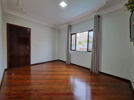 Sobrado à venda em Foz do Iguaçu, Jardim das Laranjeiras, 6 Quartos, 259m², 3 Vagas